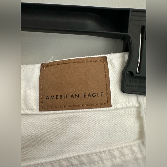 American Eagle Women 4 High Rise 90s Boyfriend Shorts Raw Hem Distressed White - Picture 12 of 12